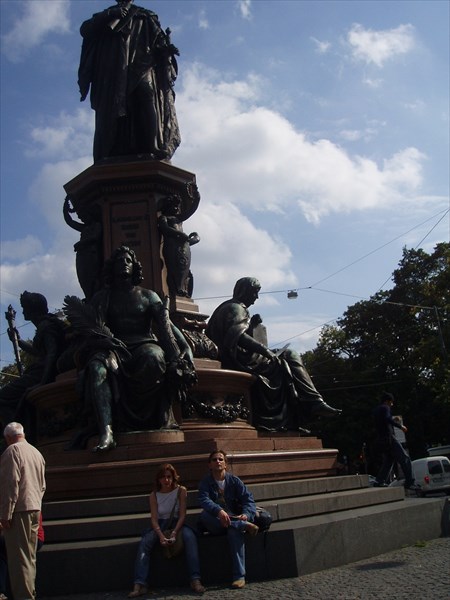 057-Памятник Максимилиану II- фрагмент